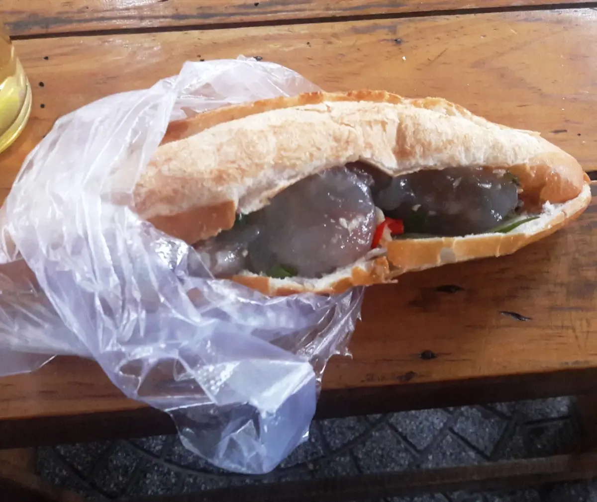 Bánh mì kẹp bánh lọc ở Đông Hà năm 2018