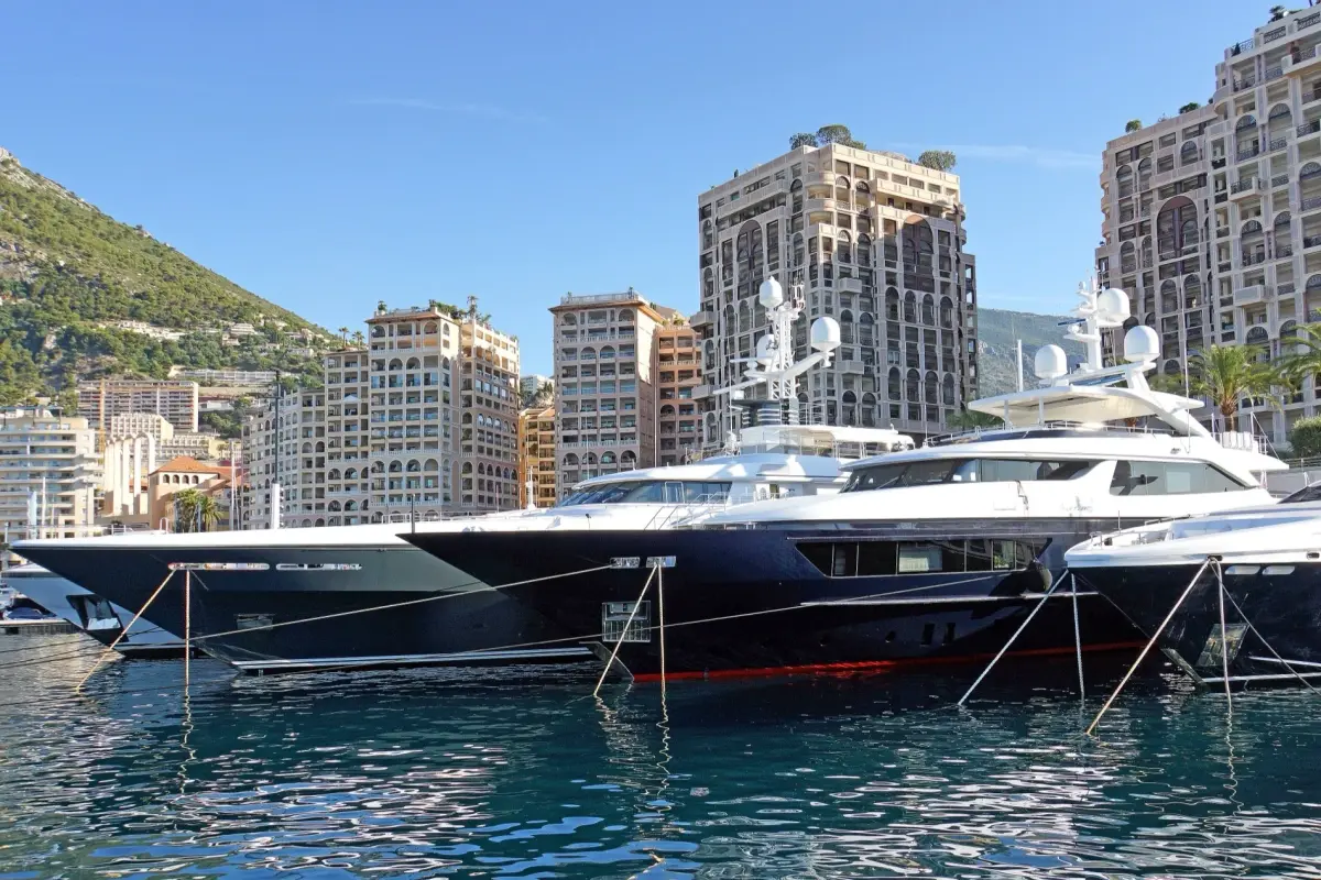 Row of yachts at Cap d'Ail harbor (15846928830)