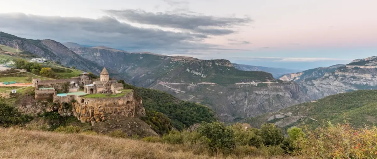 Monasterio de Tatev, Armenia, 2016-10-01, DD 89-91 HDR